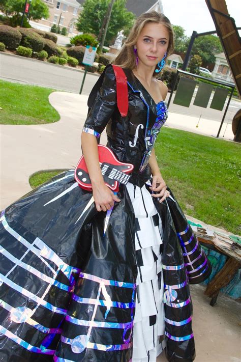 Mississippi teen creates prom dress out of duct tape for chance to win scholarship contest