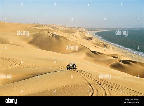 4x4 drives over the sand dunes, Namib Desert, Namibia Stock Photo - Alamy