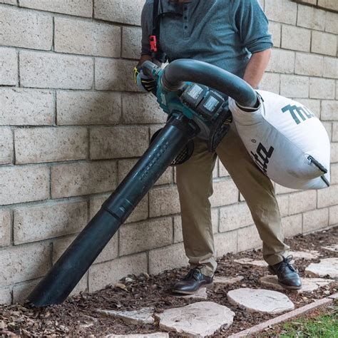 Makita XBU04 18V X2 Cordless Blower Mulcher Review | PTR