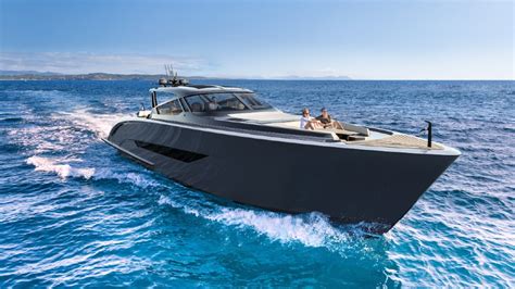 Tom Brady Trades His New Wajer 55S Cruiser for a 77-Foot Flagship ...