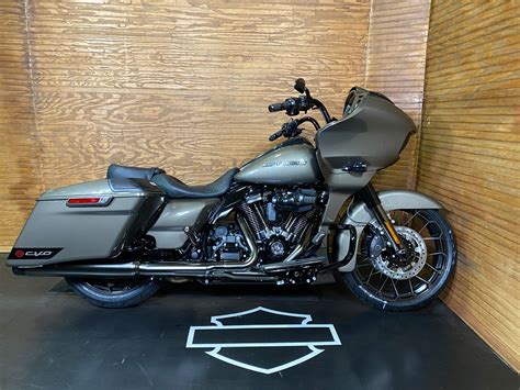 2022 Harley Davidson Road Glide Cvo : 2021 Harley-Davidson CVO Road Glide First Look (6 Fast ...