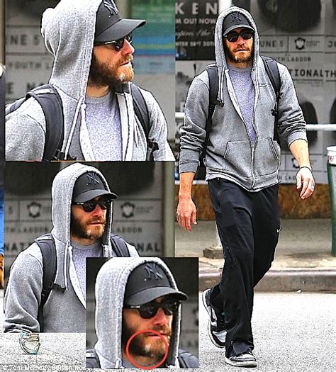 Jake Gyllenhaal WEIRD Gray Patch Beard! - TheCount.com