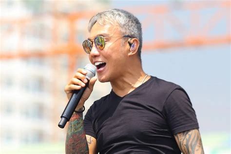 Arnel Pineda Slams Racists: "I Won’t Stop Singing For JOURNEY"