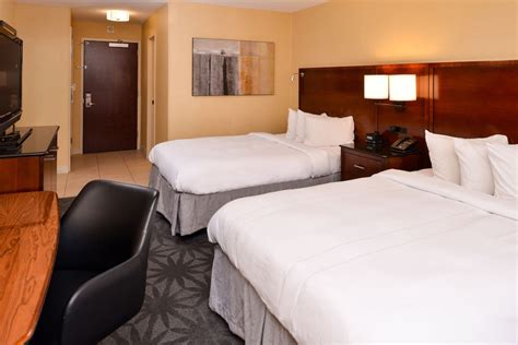 Buffalo Marriott Niagara Amherst, New York, US - Reservations.com