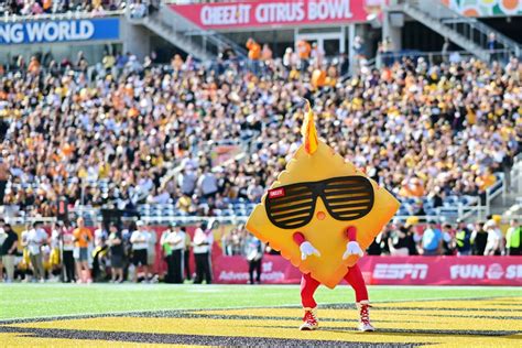 An edible Pop-Tart mascot and a mayo bath: This year’s college football ...