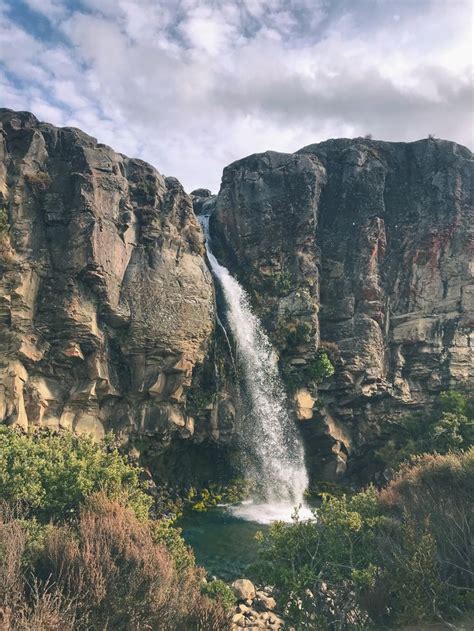 }} Taranaki Falls {{ | Waterfall, Taranaki, Natural landmarks