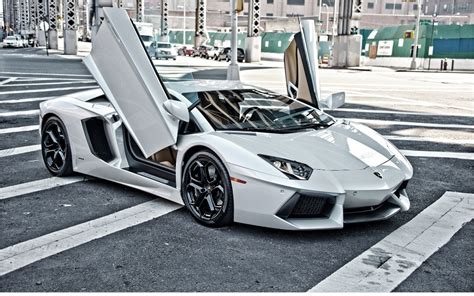 No slide name set - Lamborghini Aventador: Insanity in the big city ...