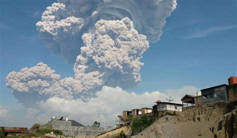 Mt. Sinabung spews hot clouds, volcanic ash after quiet month ...