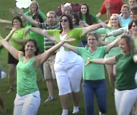 ‘Dancing Queen’ starts playing in park igniting beautiful flash mob ...