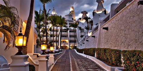 Hotel Las Hadas Manzanillo | Travelzoo