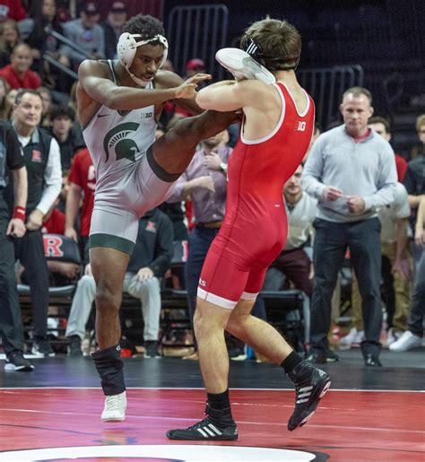 Rutgers wrestling faces major challenge against Michigan