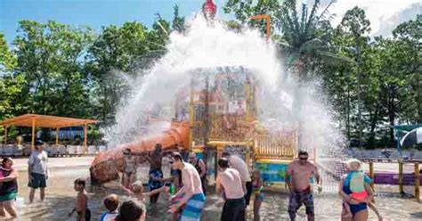 Caribbean Cove Playground Opens At Six Flags Hurricane Harbor - CBS New York