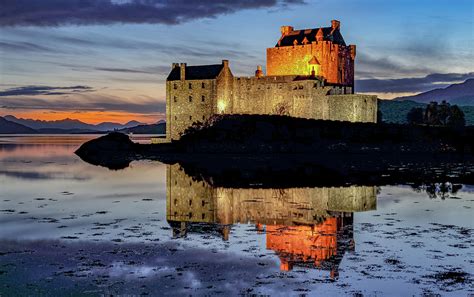 Eilean Donnan Castle Photograph by Willie Coutts - Fine Art America