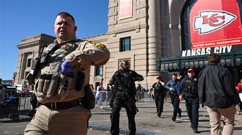 1 dead, 9 hurt in shooting after Chiefs Super Bowl parade in Kansas City: Officials
