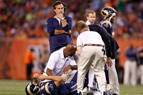 Sam Bradford leaves Rams game with left knee injury - SBNation.com