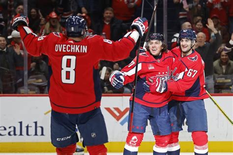 T.J. Oshie's hat trick sends Capitals past Blues