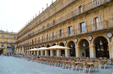 HD wallpaper: crown beside brown infrastructure, spain, salamanca ...