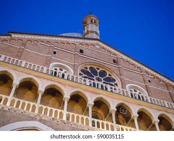 Facade Basilica Saint Anthony Padua Italy Stock Photo 590035115 ...