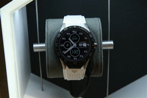 TAG Heuer Presents the “TAG Heuer Connected” Watch – Display Daily