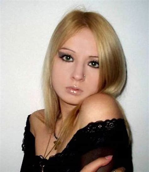 27 Surreal Photos Of Valeria Lukyanova, The Human Barbie Doll