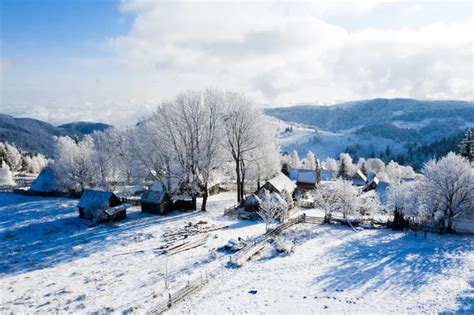 Maramures winter Stock Photos, Royalty Free Maramures winter Images | Depositphotos