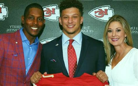 Who are quarterback Patrick Mahomes parents?