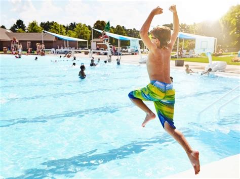 What are the swimming pool rules in France? | Suncamp