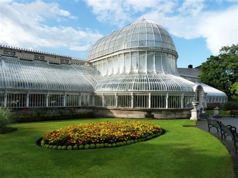 Travels with Shep: 4/4 Belfast: The Queen's University & The Ulster Museum