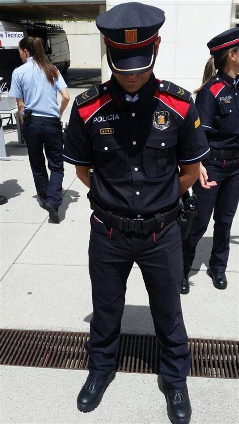 Los Mossos d'Esquadra lucirán nuevos uniformes