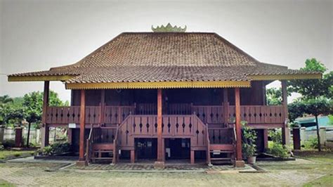 Rumah Adat Lampung - Nama dan Arsitektur | Freedomsiana