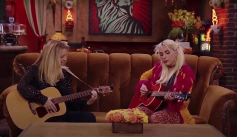 Lady Gaga joins Lisa Kudrow for "Smelly Cat" duet on Friends: The ...