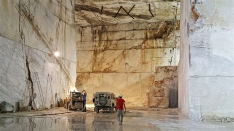 Carrara Marble Quarry: how to visit them by yourself or with guided tours