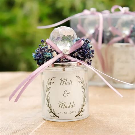 These 20 Candle Wedding Favors Prove Why They're the Best