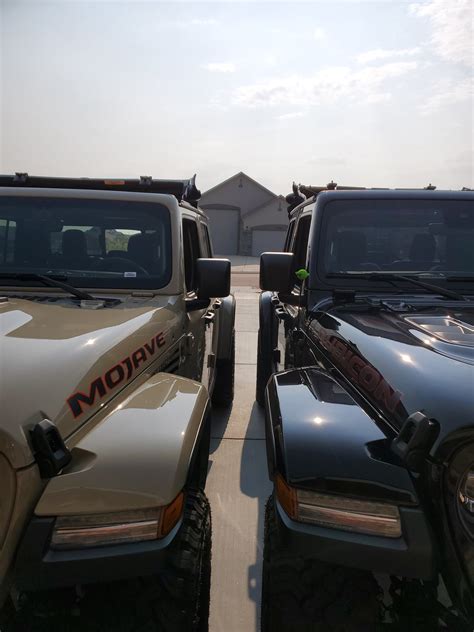 Rubicon vs Mojave Photos | Jeep Gladiator (JT) News, Forum, Community ...