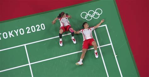 Medal Moment | Tokyo 2020: Badminton Women's Doubles Team (INA)