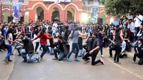 NIT PATNA FLASHMOB IN CORONA TECH FEST 2014 - YouTube