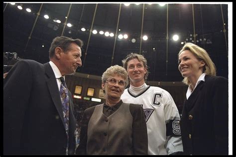 Gallery of Wayne Gretzky Pictures