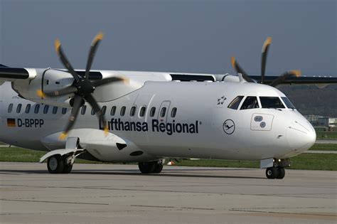 ATR ATR-42 picture #01 - Barrie Aircraft Museum