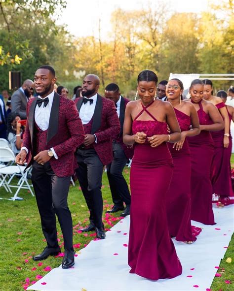 L’image contient peut-être : 7 personnes, personnes debout, mariage et plein air | African ...