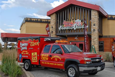 Famous Dave's Bolingbrook location celebrates grand re-opening