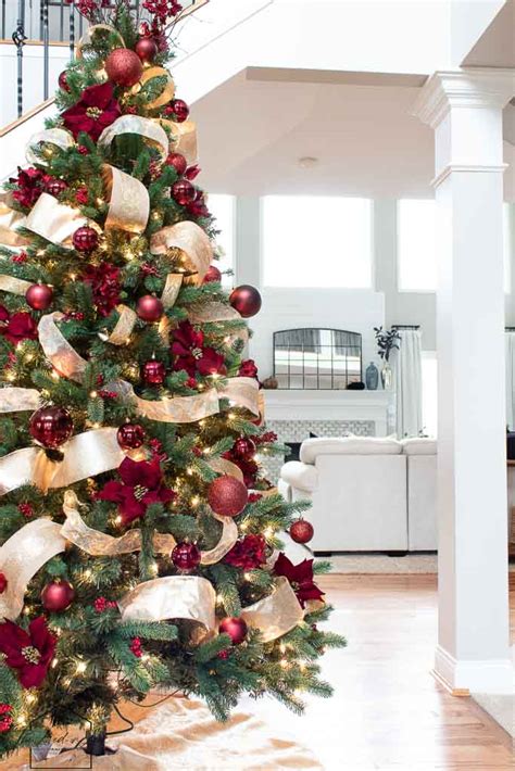 How to Decorate a Christmas Tree Like a Designer - The Lived-in Look