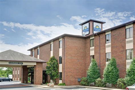 Days Inn & Suites by Wyndham Hickory | Hickory, NC Hotels