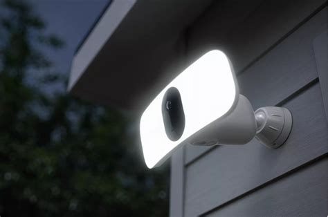 Arlo’s Latest Floodlight Camera Comes Without Wires | Ubergizmo