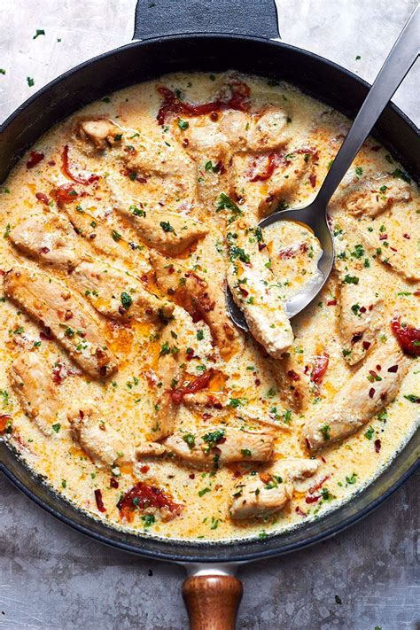 Skillet Creamy Chicken with Garlic Mozzarella Sun-Dried Tomato ...