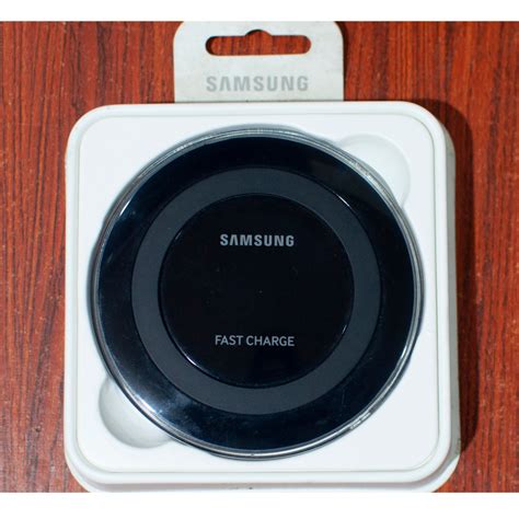 Original samsung wireless charging pad, Audio, Earphones on Carousell