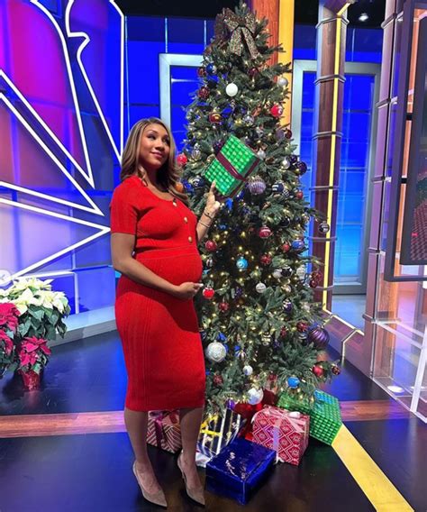 Maria Taylor tears up over maternity leave sendoff from 'SNF' crew