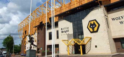 Wolves Stadium - Molineux - Football Tripper