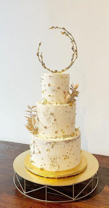 Top 50 Wedding Cake Trends 2023 : Celestial Vibes