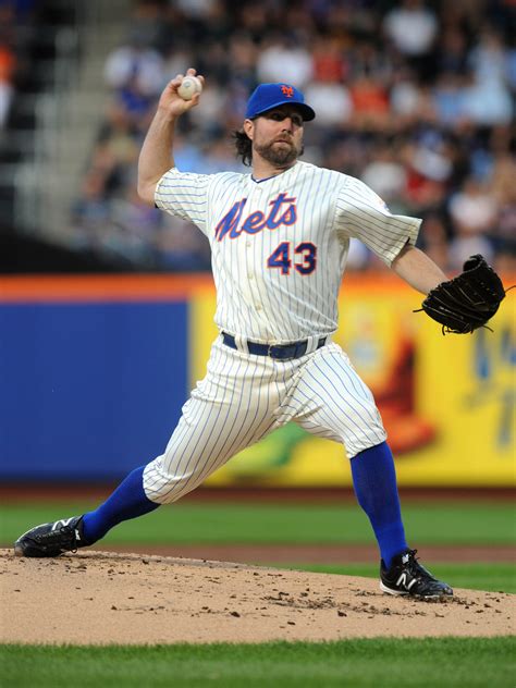 Knuckleball Pitcher R. A. Dickey Stands Alone - NYTimes.com