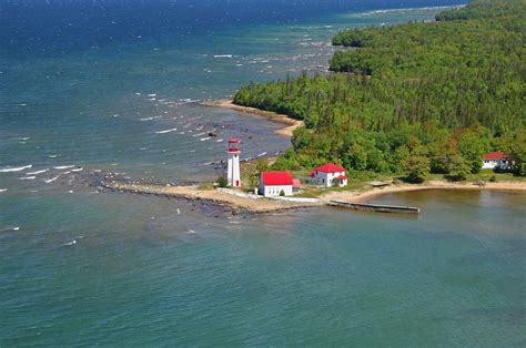 Ile Parisienne Light Lighthouse in Sault Ste. Marie, ON, Canada - lighthouse Reviews - Phone ...